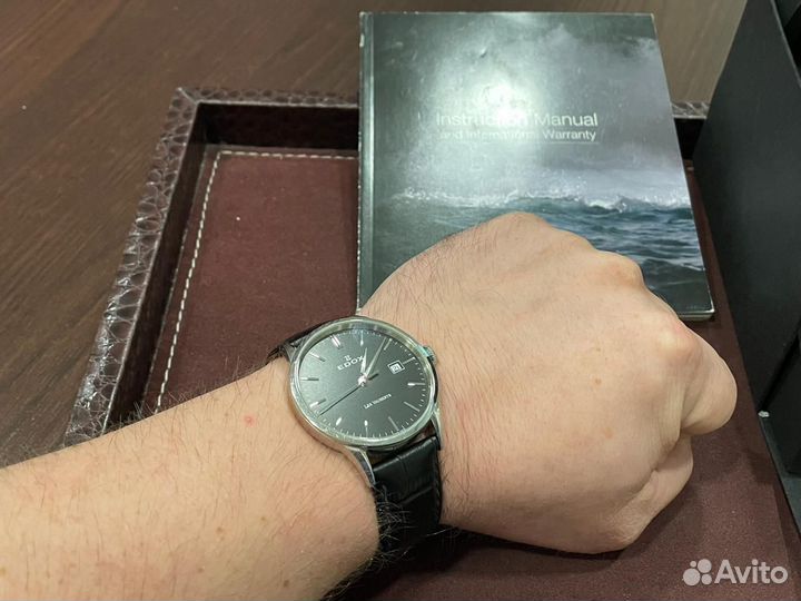 Швейцарские часы фирмы Edox