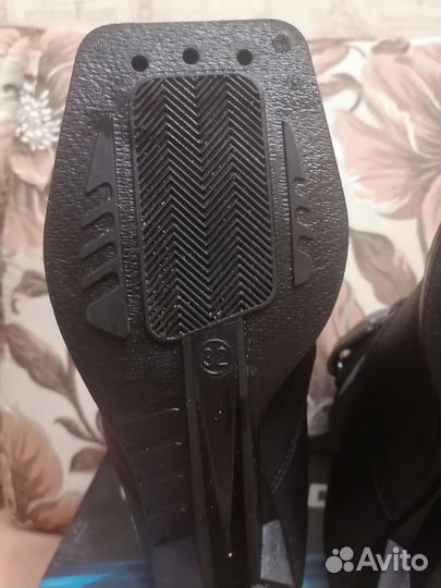 Лыжные ботинки р 32