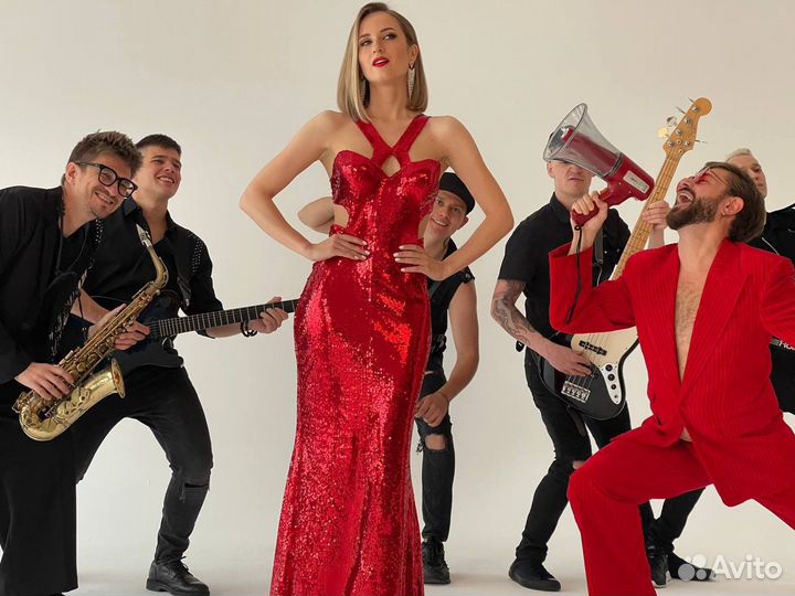 Певица на праздник