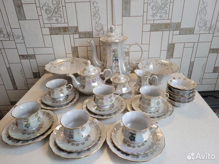 Красивый чайный сервиз
