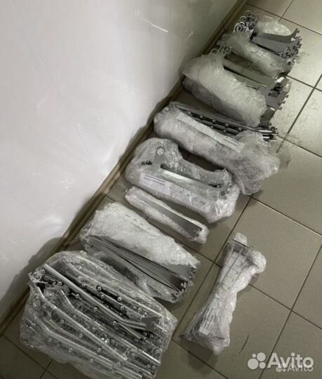 Кронштейны на стену в гардеробную