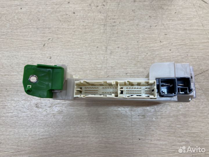Блок предохранителей салонный Lexus GX II
