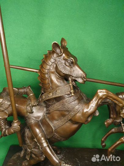 Бронзовая скульптура Бой рыцарей