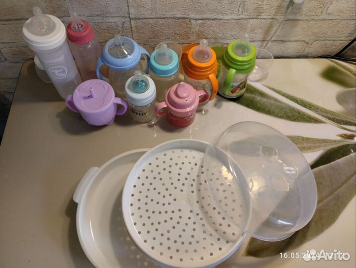 Стерилизатор и бутылочки детские