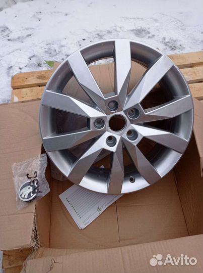 Новый диск колесный r17 skoda Octavia, VW Tiguan