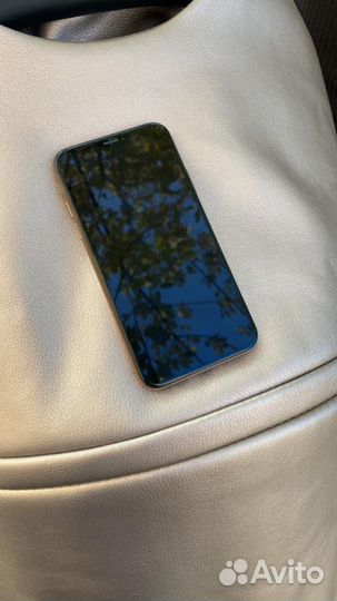 iPhone Xs, 64 ГБ