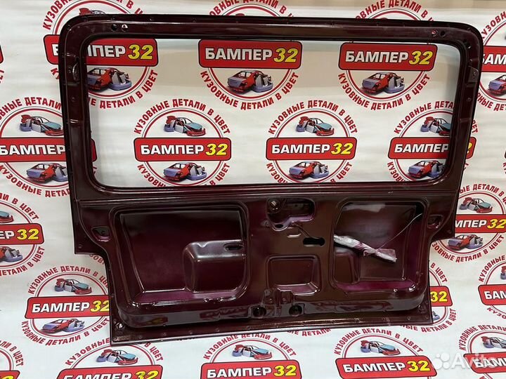 Пластиковая крышка багажника Нива в цвет