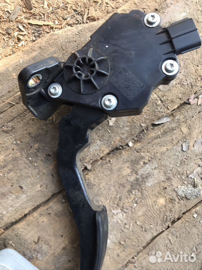 Электронная педаль газа Subaru ej204