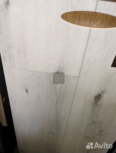 Кварцвиниловая плитка клеевая