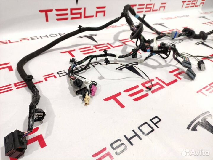 Электропроводка двери Tesla Model S 2015
