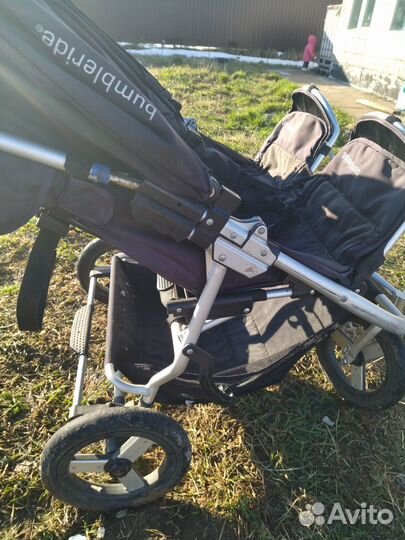 Коляска для двойни bumbleride