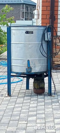 Медогонка электрическая 4 рамочная