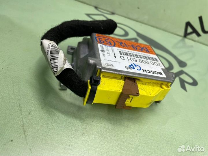 Блок управления SRS Volkswagen Touareg 7L дорест