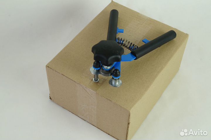 Укупорщик для закатки алюминиевого колпачка