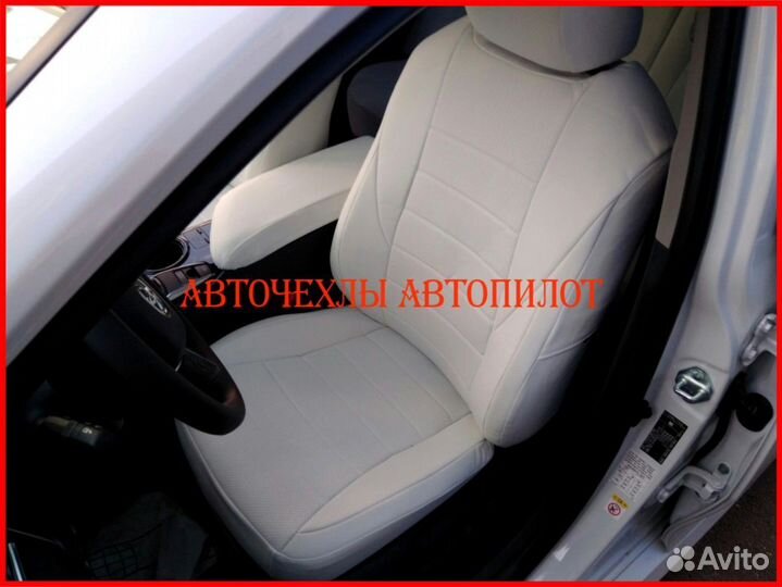 Чехлы Автопилот Toyota Camry v70 из экокожи белые