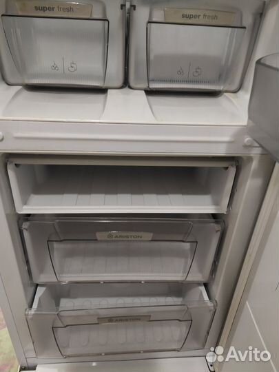 Холодильник Аристон
