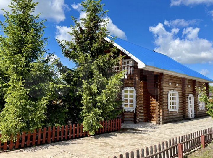 Коттедж 200 м² на участке 10 сот.