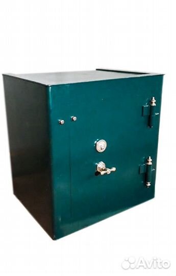 Сейф антикварный