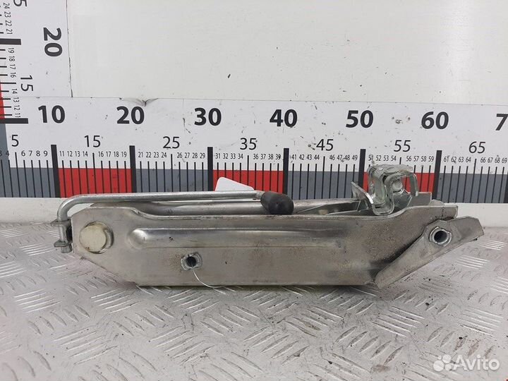 Домкрат для Volkswagen Golf 4 4B0941700C