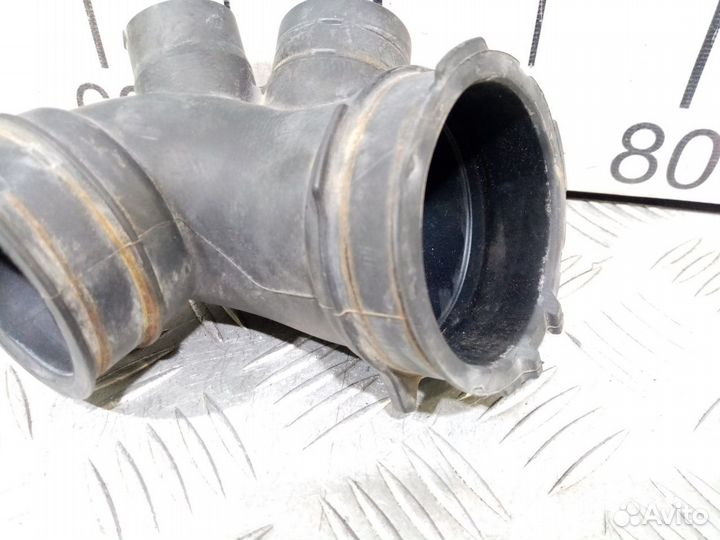 Б/У Патрубок воздушного фильтра#001