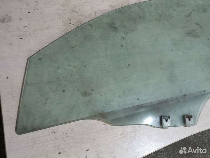 Переднее левое стекло mazda 3 bk седан