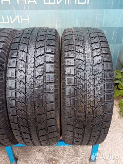 Toyo Observe GSi-5 235/65 R17 104S