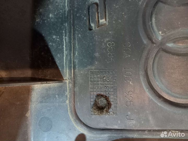 Декоративная крышка двигателя Audi A3 8L