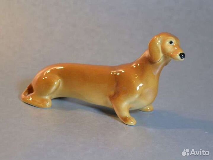 Такса фарфоровая статуэтка