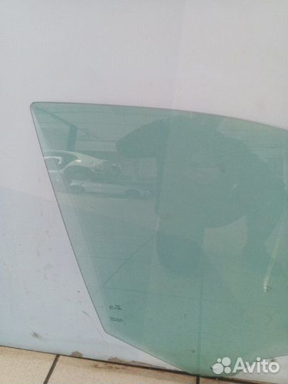 Стекло двери переднее правое Skoda Rapid CWV 2021