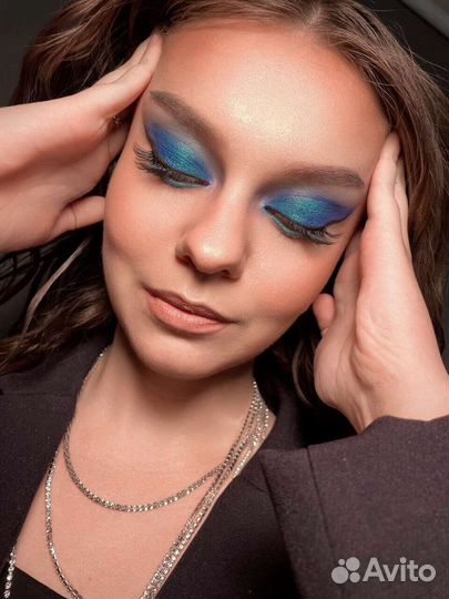 Локоны, объёмные причёски. Макияж