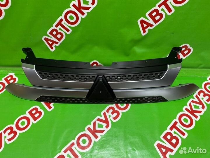 Решетка радиатора Mitsubishi Outlander 3 2018-2021
