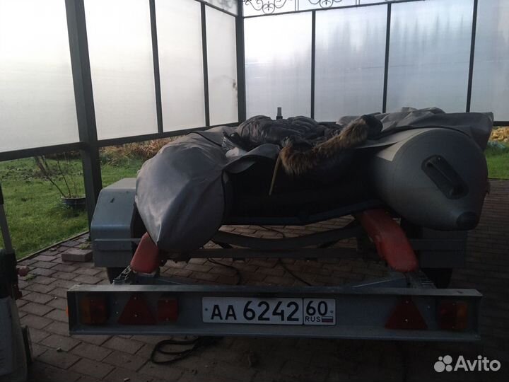 Продам лодку в комплекте мотор, прицеп