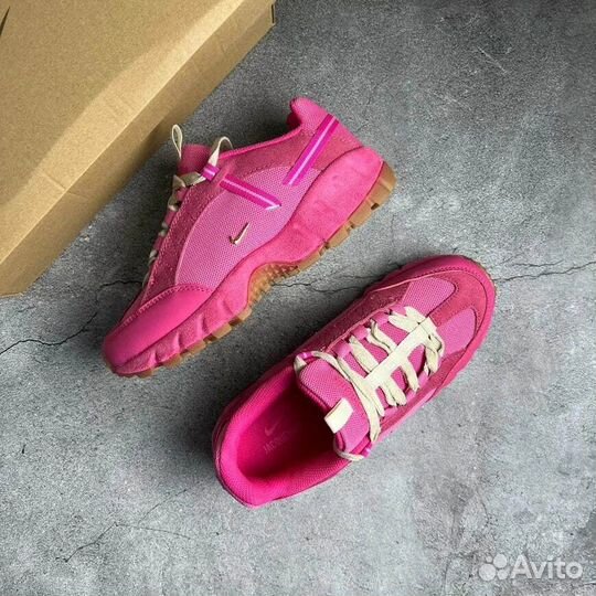 Кроссовки женские