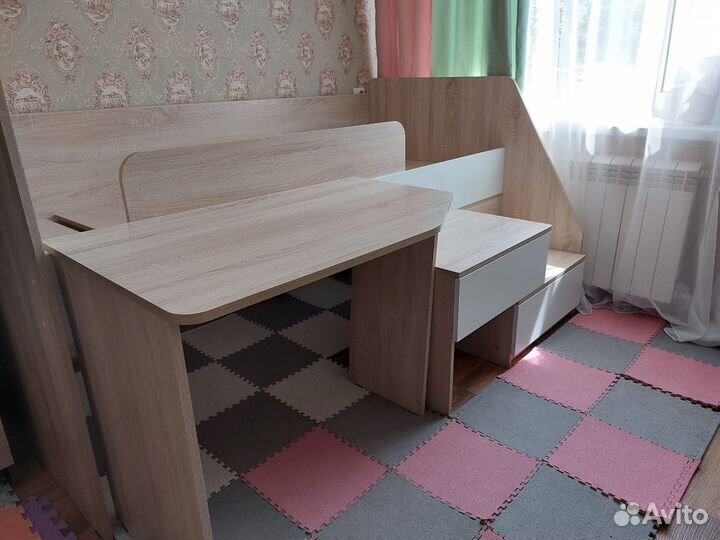 Детская кровать чердак и стол