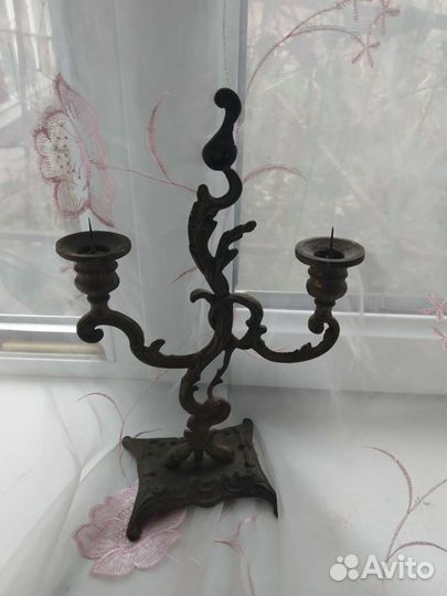 Старинный подсвечник