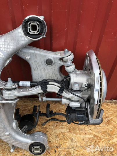 Задний левый кулак bmw f10 2016год