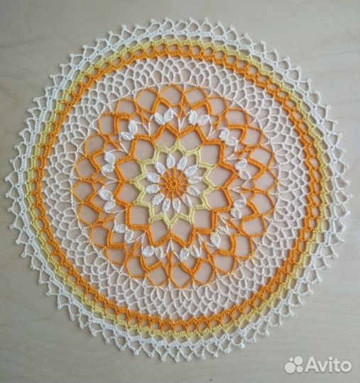 Интерьерные вязаные салфетки