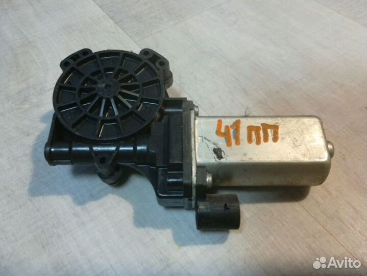 Моторчик стеклоподъемника передний правый Renault