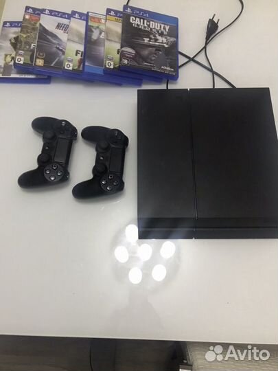 Sony PS4 1TB (not unlock) +2 джойстика+ игры