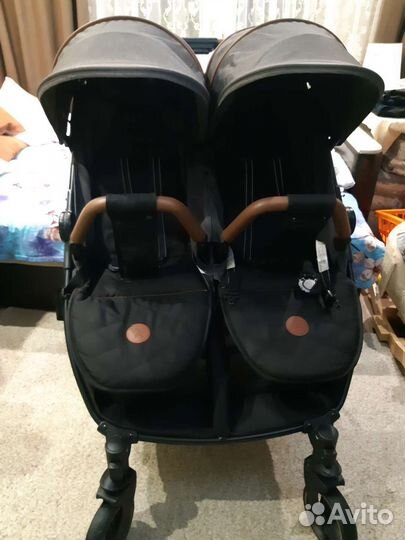 Прогулочная коляска для двойни или погодок б/у