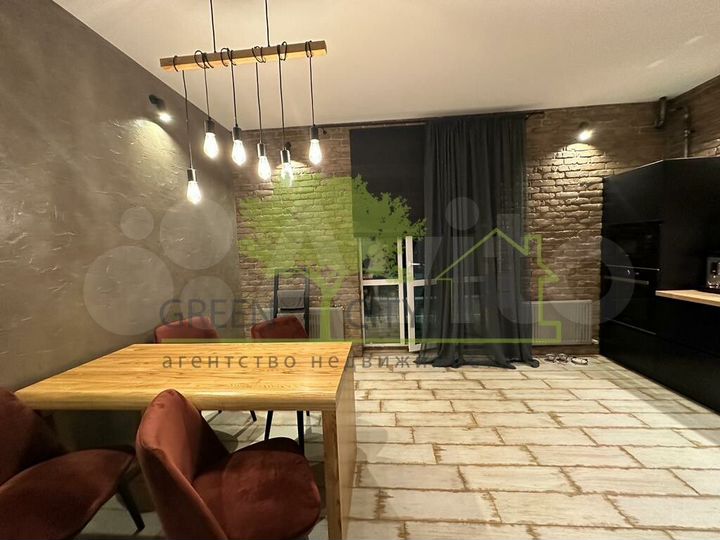 2-к. квартира, 79,5 м², 1/3 эт.