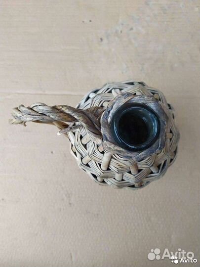 Бутыль стеклянная, четверть в оплётке