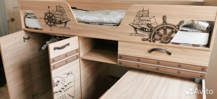 Двухъярусная кровать