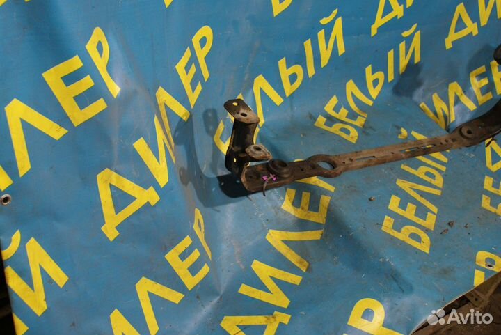 Нижнее опора радиатора Ford Focus 1