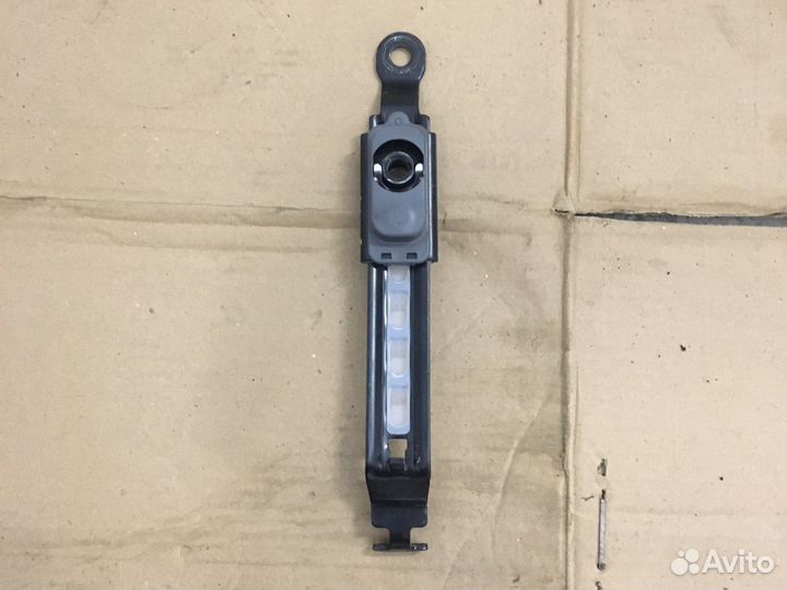 Механизм регулировки высоты ремня Toyota RAV4