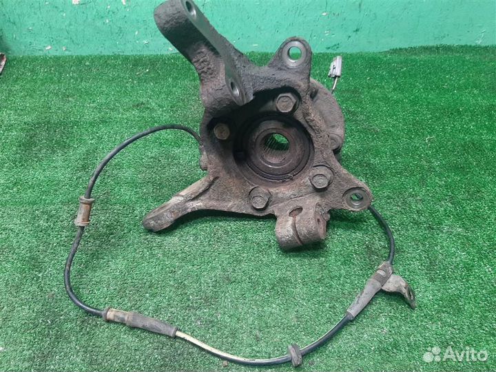 Кулак передний левый Mitsubishi Grandis 2008