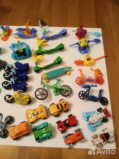 Киндеры чупа чупс машинки мотоциклы роботы