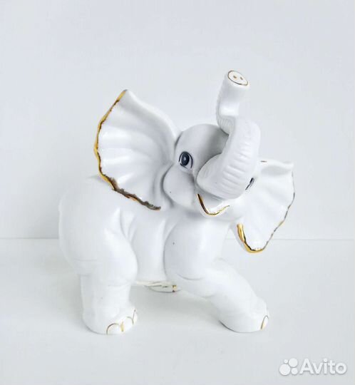 Фарфоровая статуэтка Слон позолота Китай