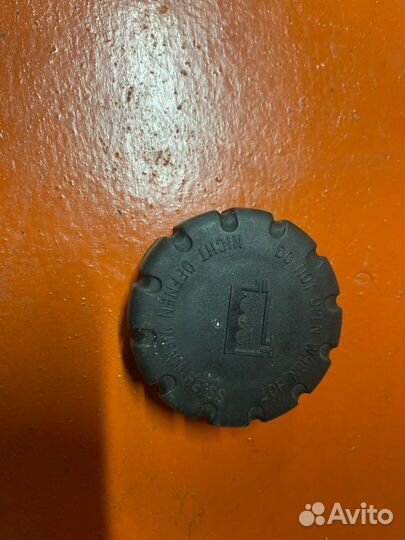 Крышка расширительного бачка Mercedes Benz Gl550