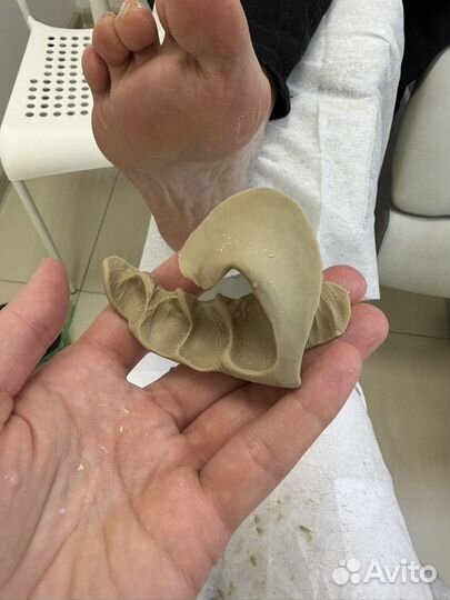 Подолог, мастер аппаратного педикюра